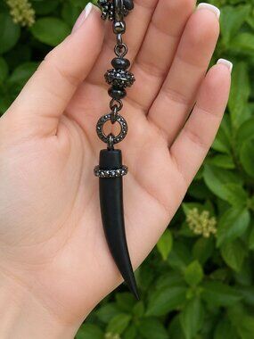 Stella & Dot Arlo Hematite Beaded Horn Necklace NWT